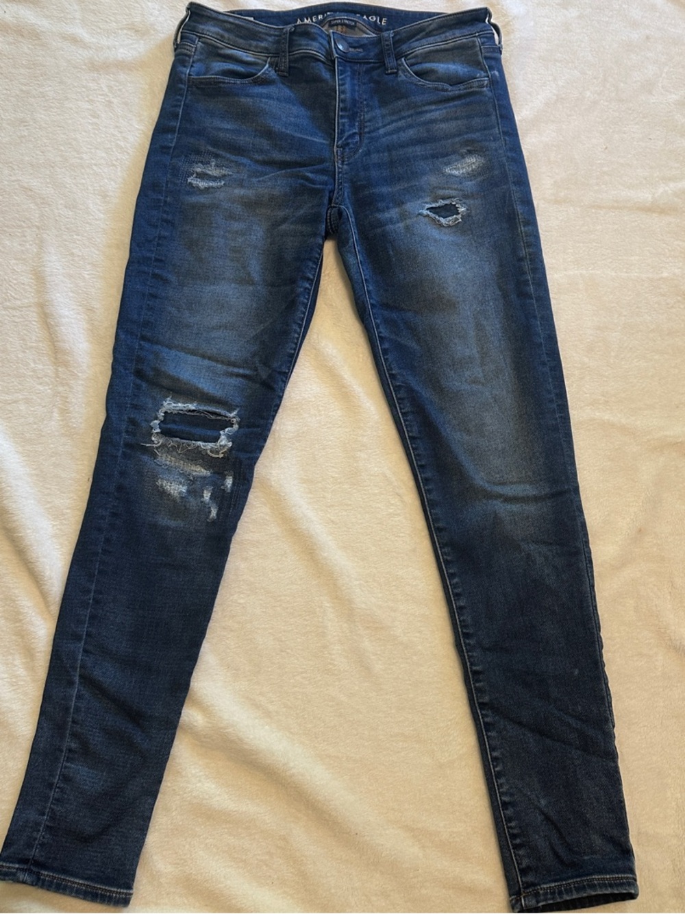 American Eagle Outfitters Dark Blue Distressed Women’s Skinny Jeans size 8